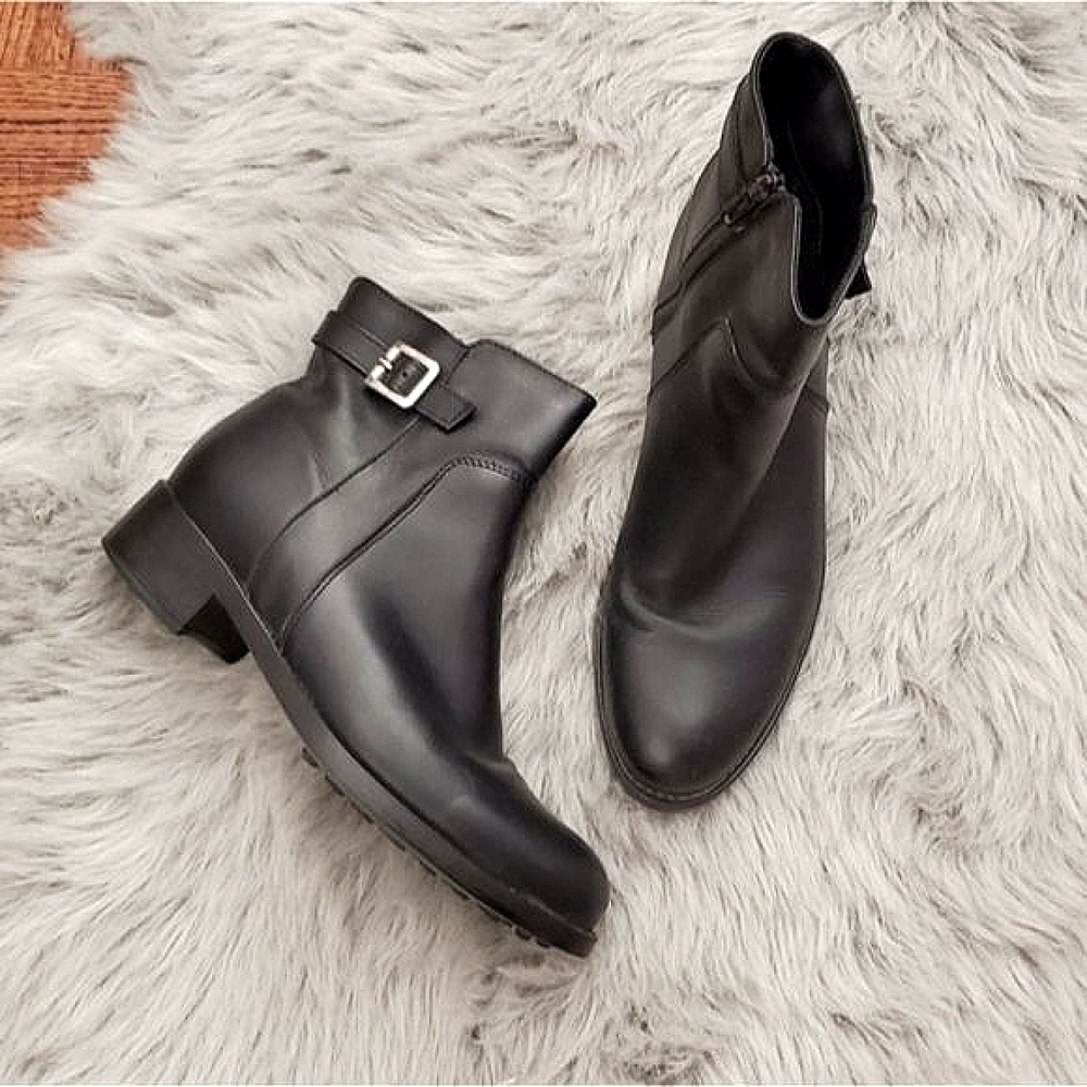 La Canadienne Classic "Shelby" Ankle Boot- Like New- 8.5M